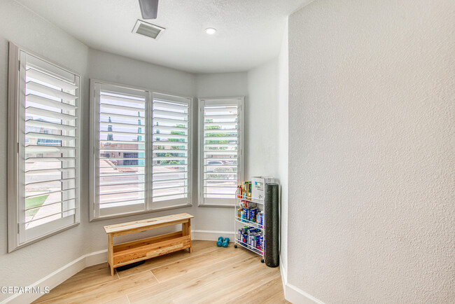 Building Photo - 6205 Brisa Del Mar Dr