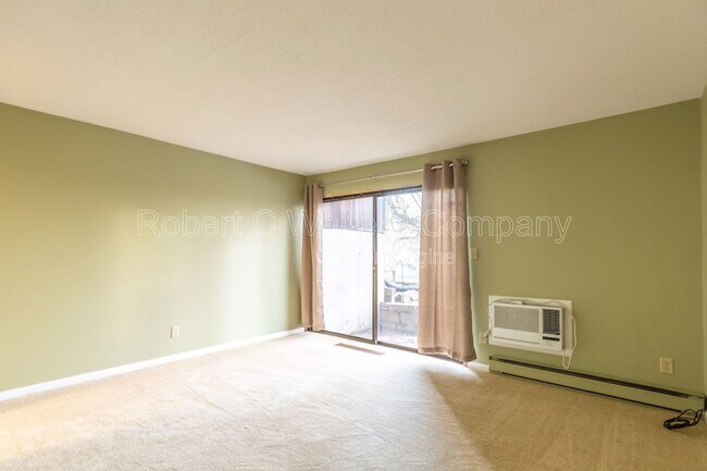 Building Photo - 7 F Country Squire Dr