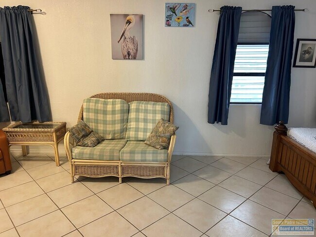 Building Photo - 1342 Harbor Island Dr