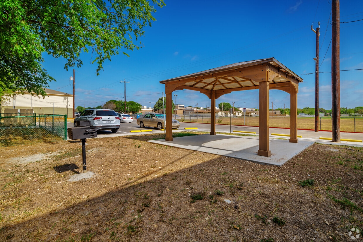 Luxury Beverly Hills Mansion Listed for $119M, image size:1240x827