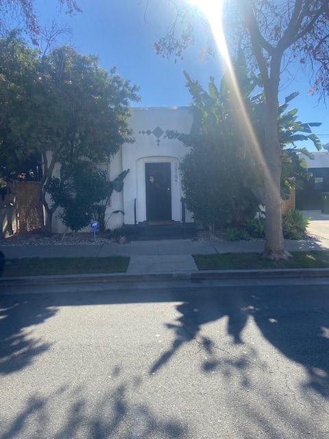 Building Photo - 7518 Willoughby Ave