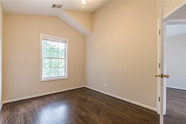 Building Photo - 3301 Avensong Village Cir