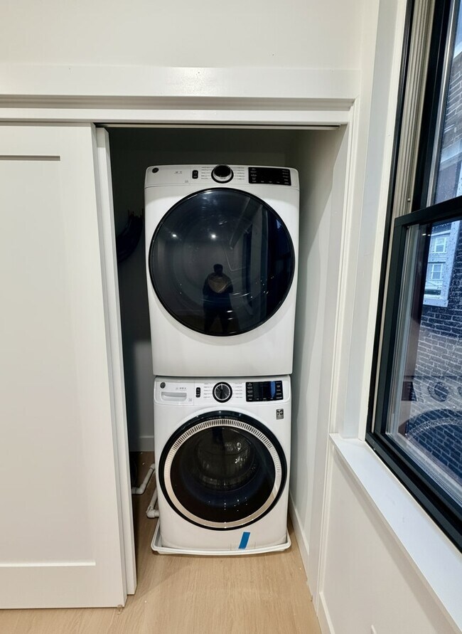 Building Photo - 178 W Seymour St