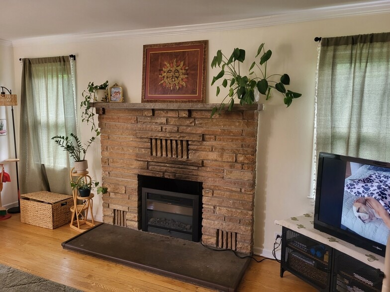 Building Photo - 226 North Ave