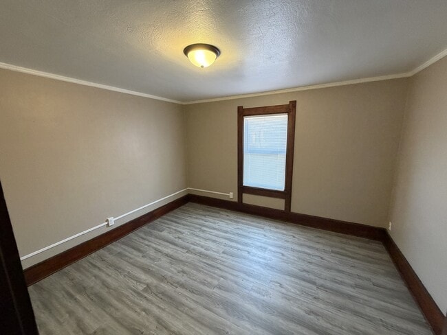 Building Photo - 757 Moore St