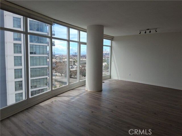 Building Photo - 400 W Ocean Blvd