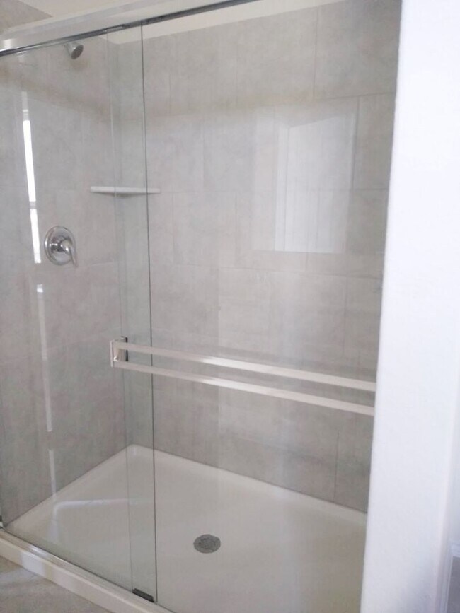 Building Photo - 3bed/2.5bath House For Lease! Available NO...