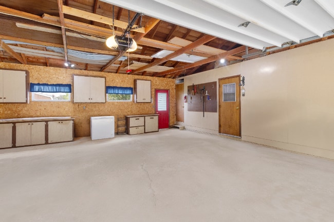 Building Photo - 1614 Dawn St