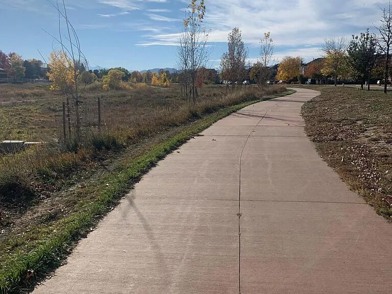 Building Photo - 2803 Kansas Dr