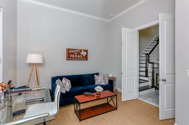 Building Photo - 5309 Blossom St