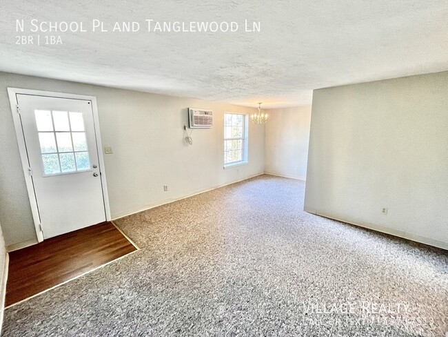 Building Photo - 307 N School Pl