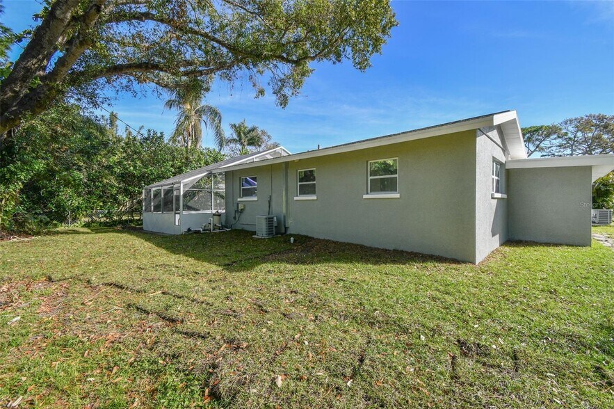Building Photo - 2042 Craft Ln