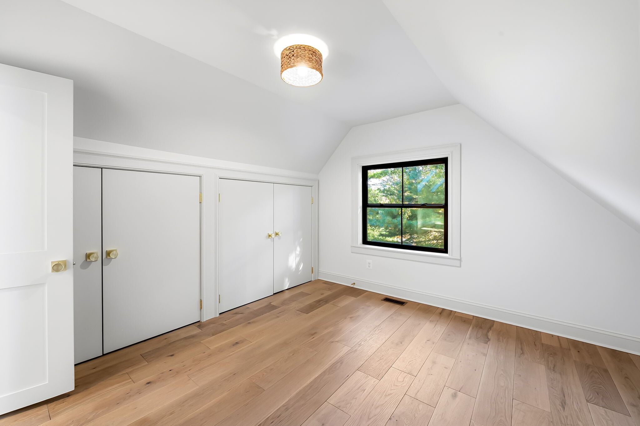 3rd Floor bedroom 2 - lots of closet space - 4629 Keswick Rd