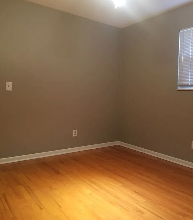 Building Photo - 324 Cumberland Dr