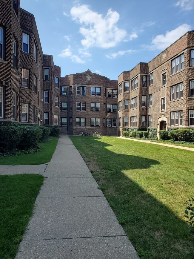 2110 Sherman Ave 2110 Sherman Ave Evanston Il 60201 Apartment Finder 3856