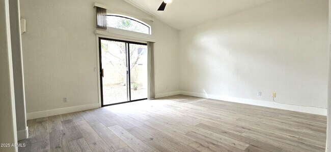 Building Photo - 10089 E Friess Dr
