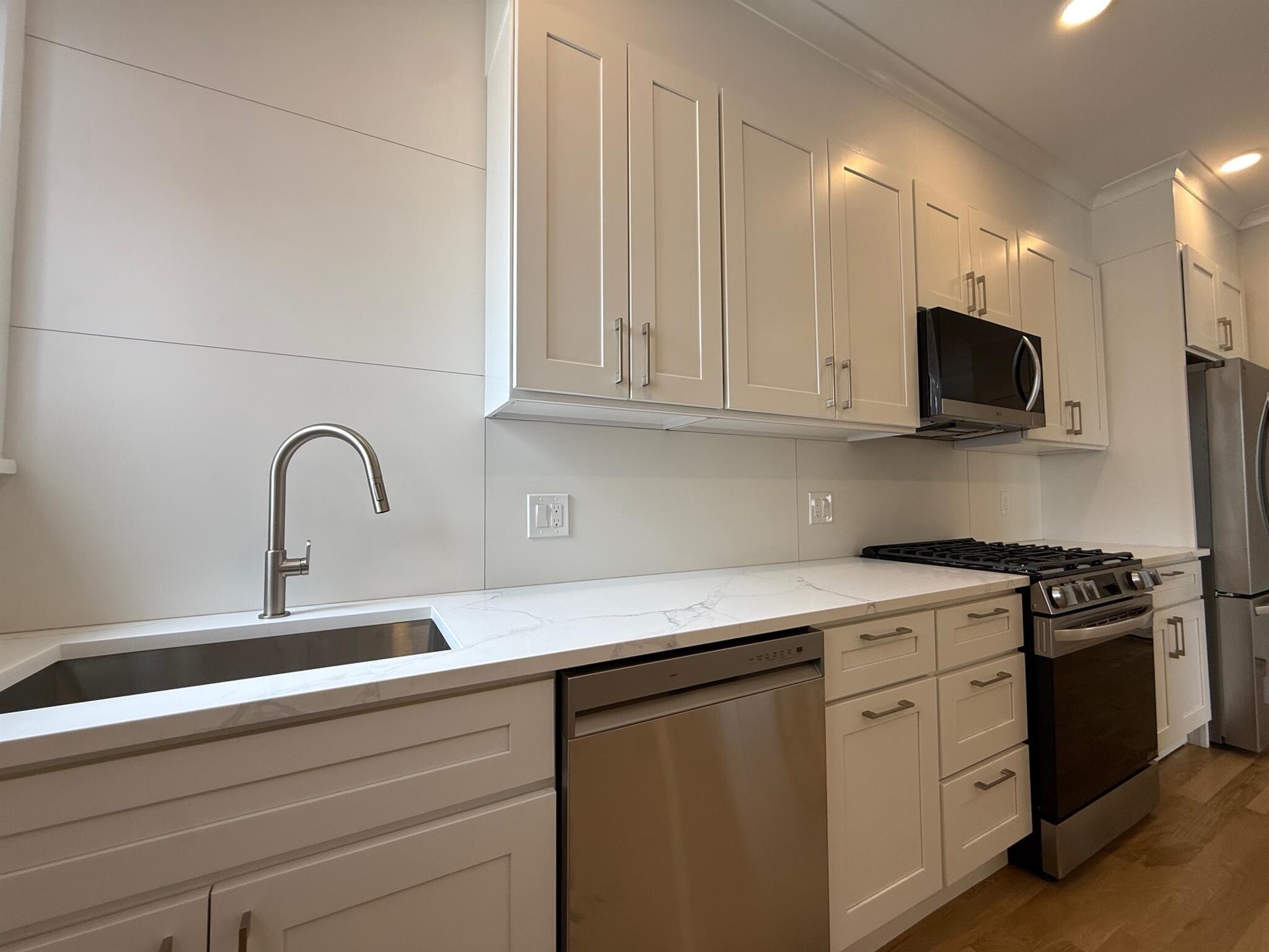 Building Photo - 37 Gore St