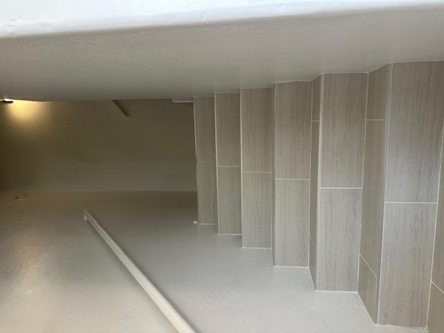 Building Photo - 2250 E Deer Valley Dr