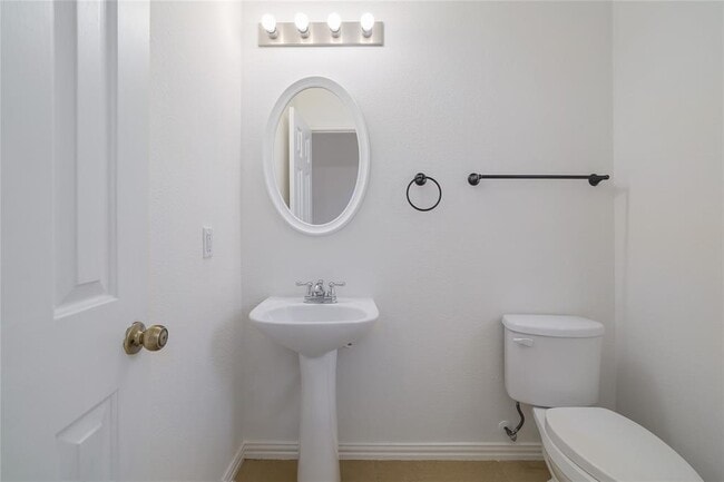 Building Photo - 13237 Coomes Dr