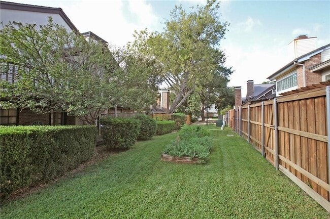 Building Photo - 2904 Tisinger Pl