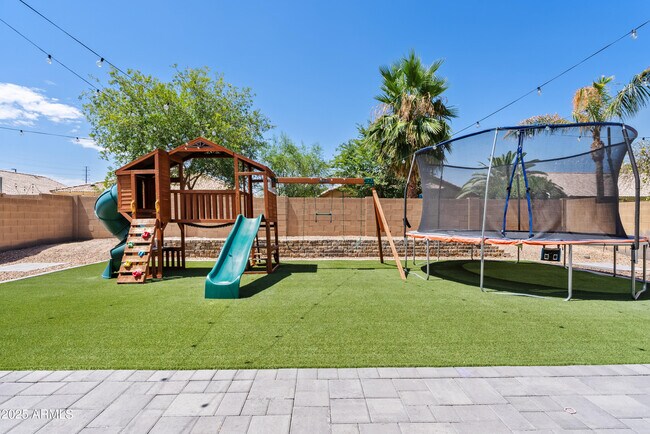 Building Photo - 3373 E Flamingo Ct