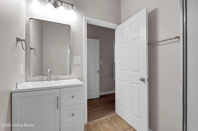 Building Photo - 2726 Brownsboro Rd