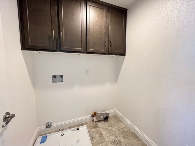 Building Photo - 307 Ninos Dr