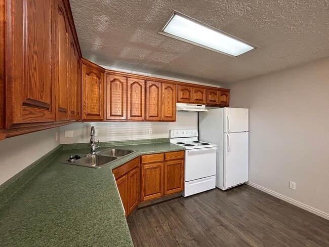 Building Photo - DARLING ONE BEDROOM FOR RENT!