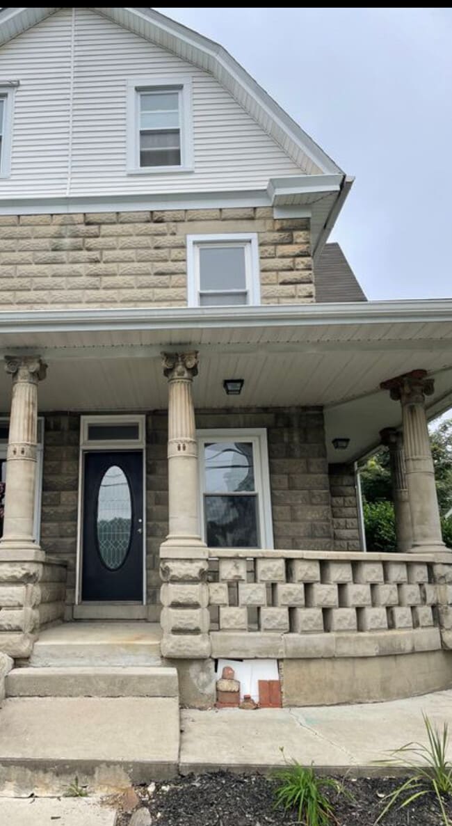 Primary Photo - 3933 E Grant St