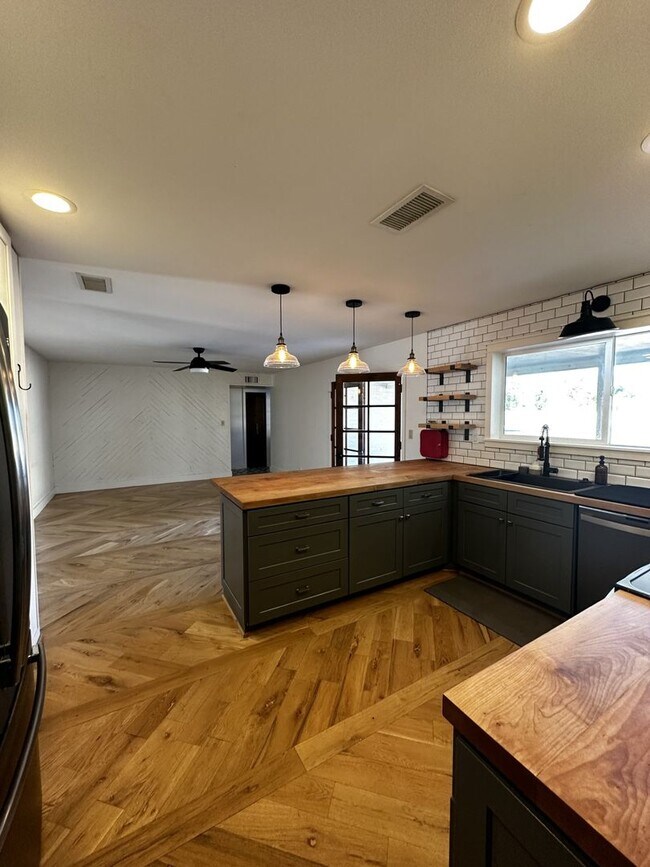 Building Photo - Mesa rental in Coury Estates