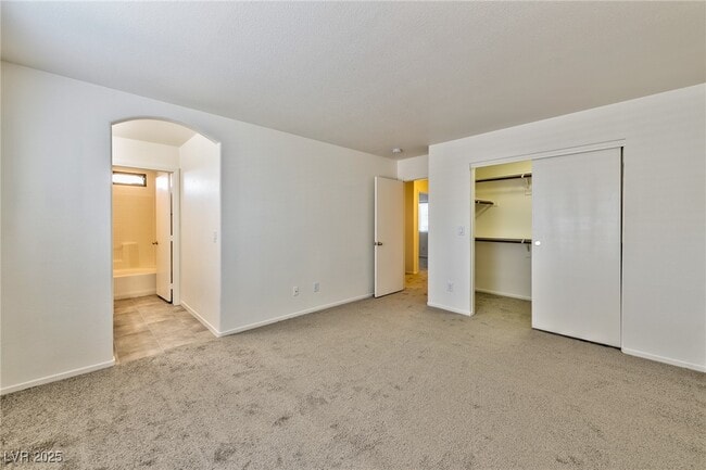 Building Photo - 4816 Englewood Ave