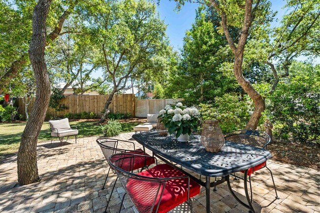 Building Photo - 220 Seabreeze Cir