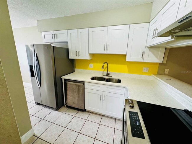 Building Photo - 2305 St Marteen Ct