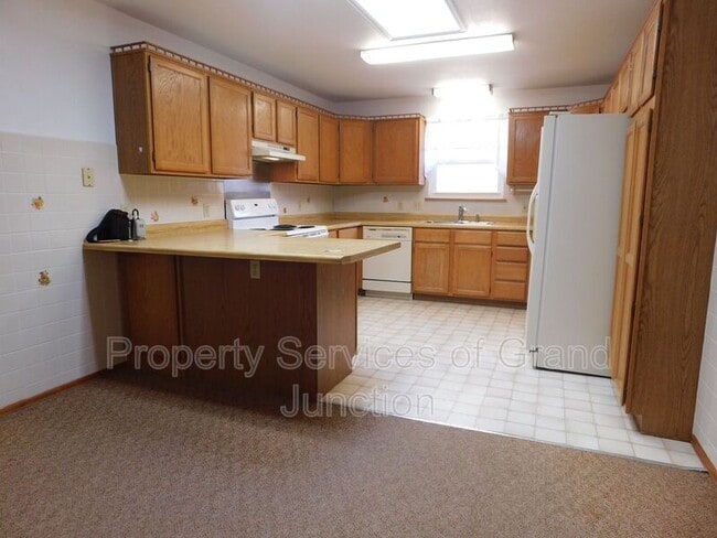 Building Photo - 13 Madeira Ct