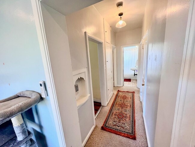 Building Photo - 184 N 200 E