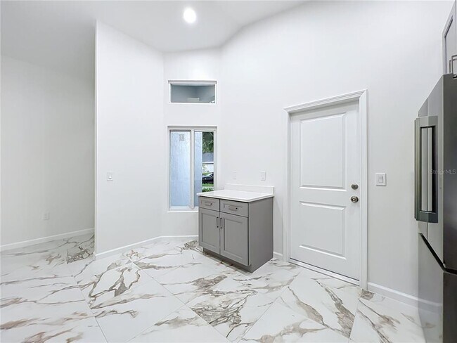 Building Photo - 11148 Pinewood Cove Ln