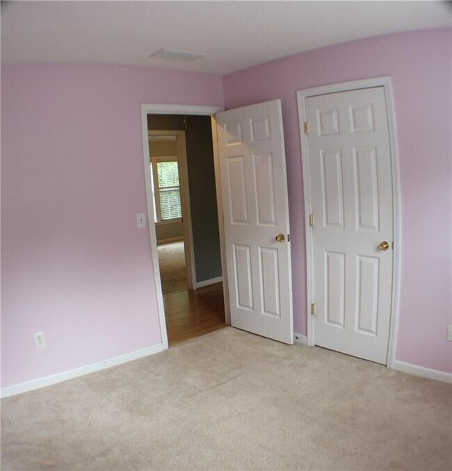 Building Photo - 437 Darter Dr NW