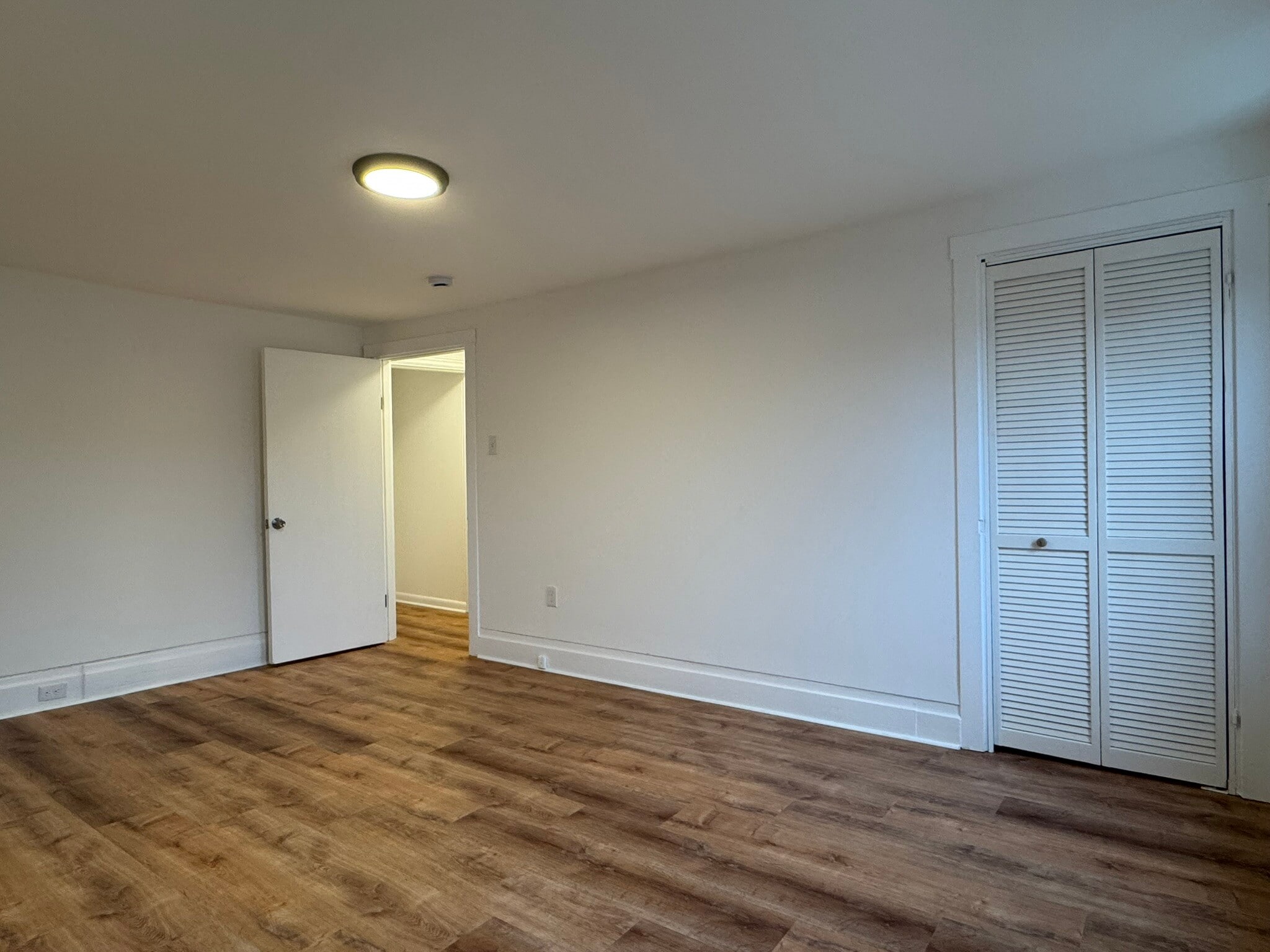 Building Photo - 16 Sycamore St