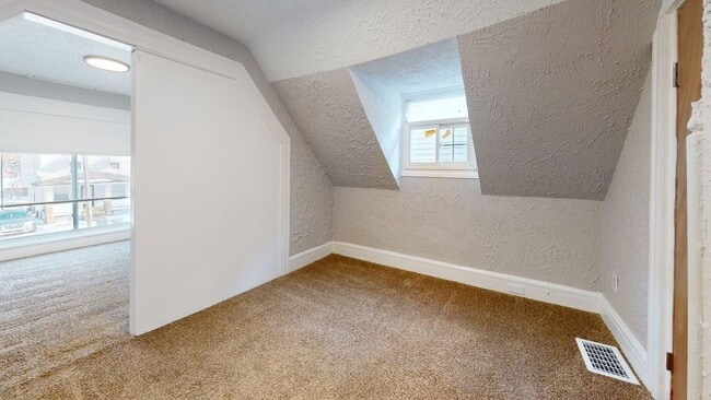 Building Photo - Renovated 2-Bedroom, 2-Bathroom Home – Cleveland, OH