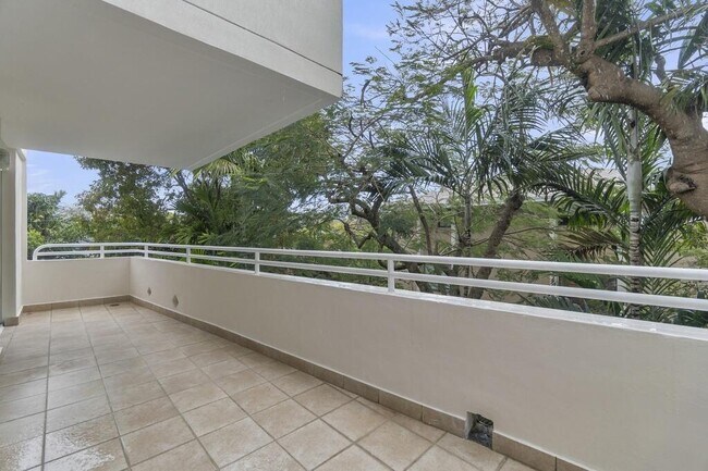 Building Photo - 2100 Brickell Ave