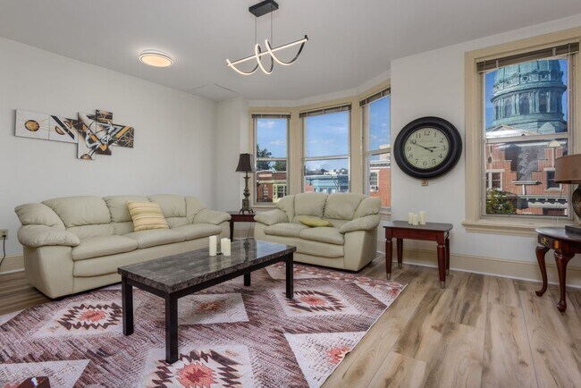 Building Photo - 132 State St