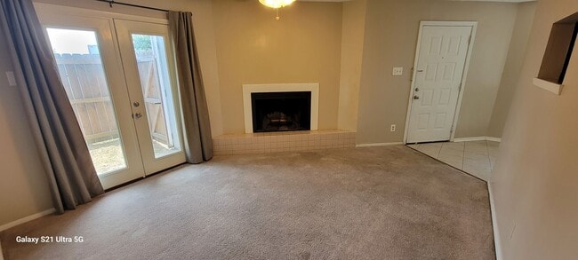 Building Photo - Sherwood Condo