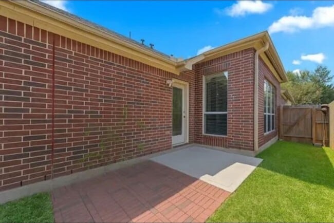 Building Photo - 21 Palm Desert Dr