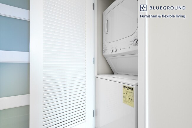 Building Photo - 425 8th St NW