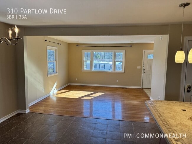 Building Photo - 310 Partlow Dr