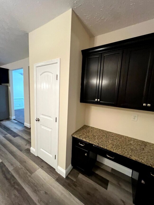 Building Photo - 2458 Market Hill Dr