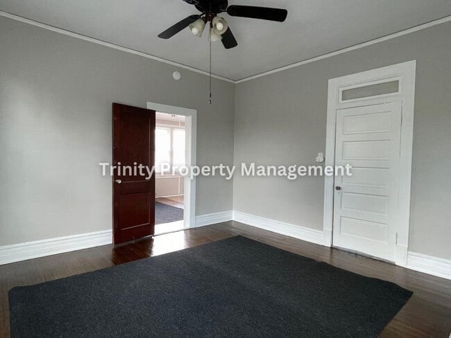 Building Photo - 628 Mulberry Ave