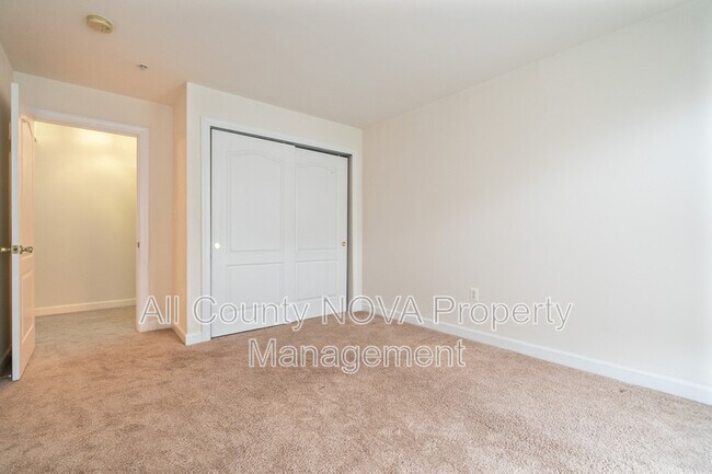 Building Photo - 3546 Carriage Walk Ln