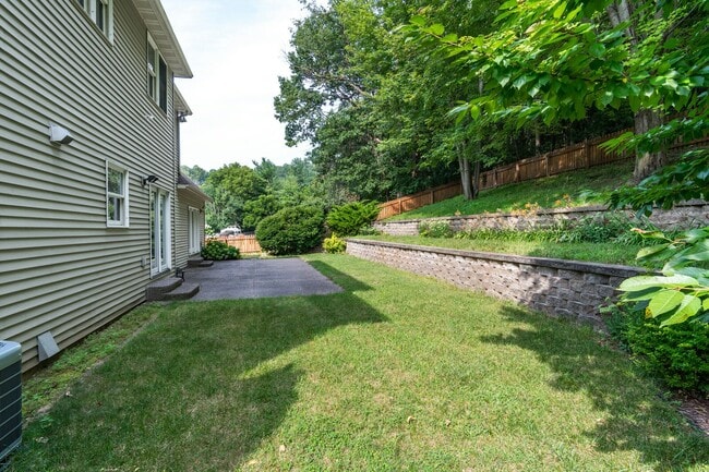 Building Photo - 509 Green Coulee Rd