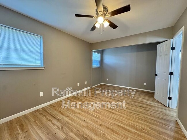 Building Photo - 3 Sidney Dr